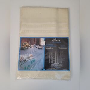 Vintage Sleater Tablecloth 7655 Courtrai No Iron USA 100% Rayon 52”x 70” NOS